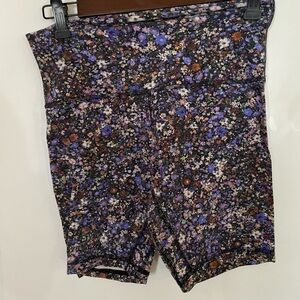 Lululemon Athletica Align Purple Floral Women's Athletic Shorts